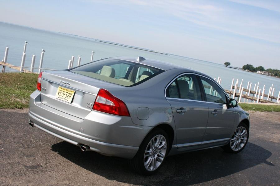  Volvo S80 AWD V8 2007 года  (фото 36 из 45)